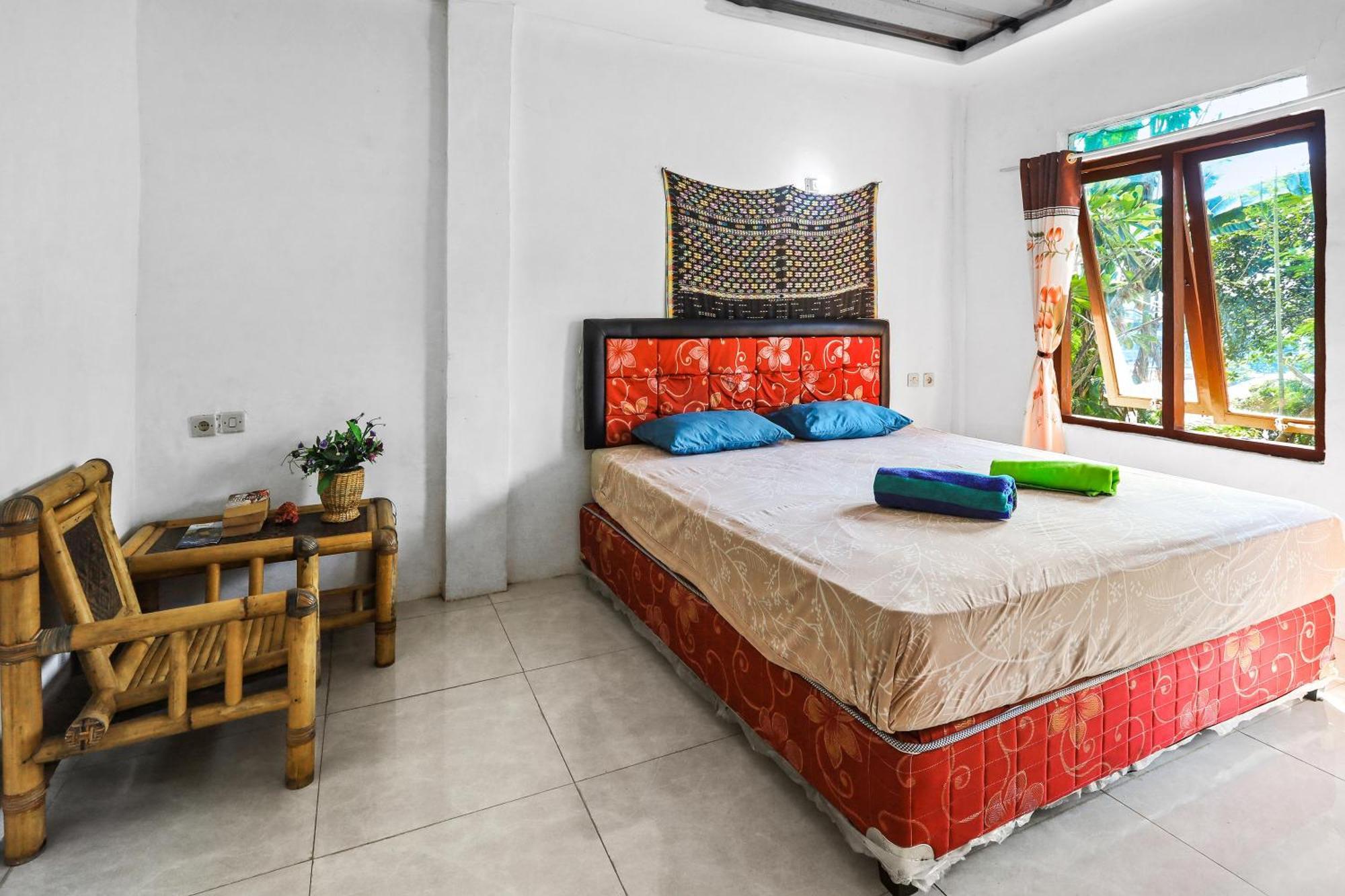 Palulu Garden Homestay Labuan Bajo Exterior foto