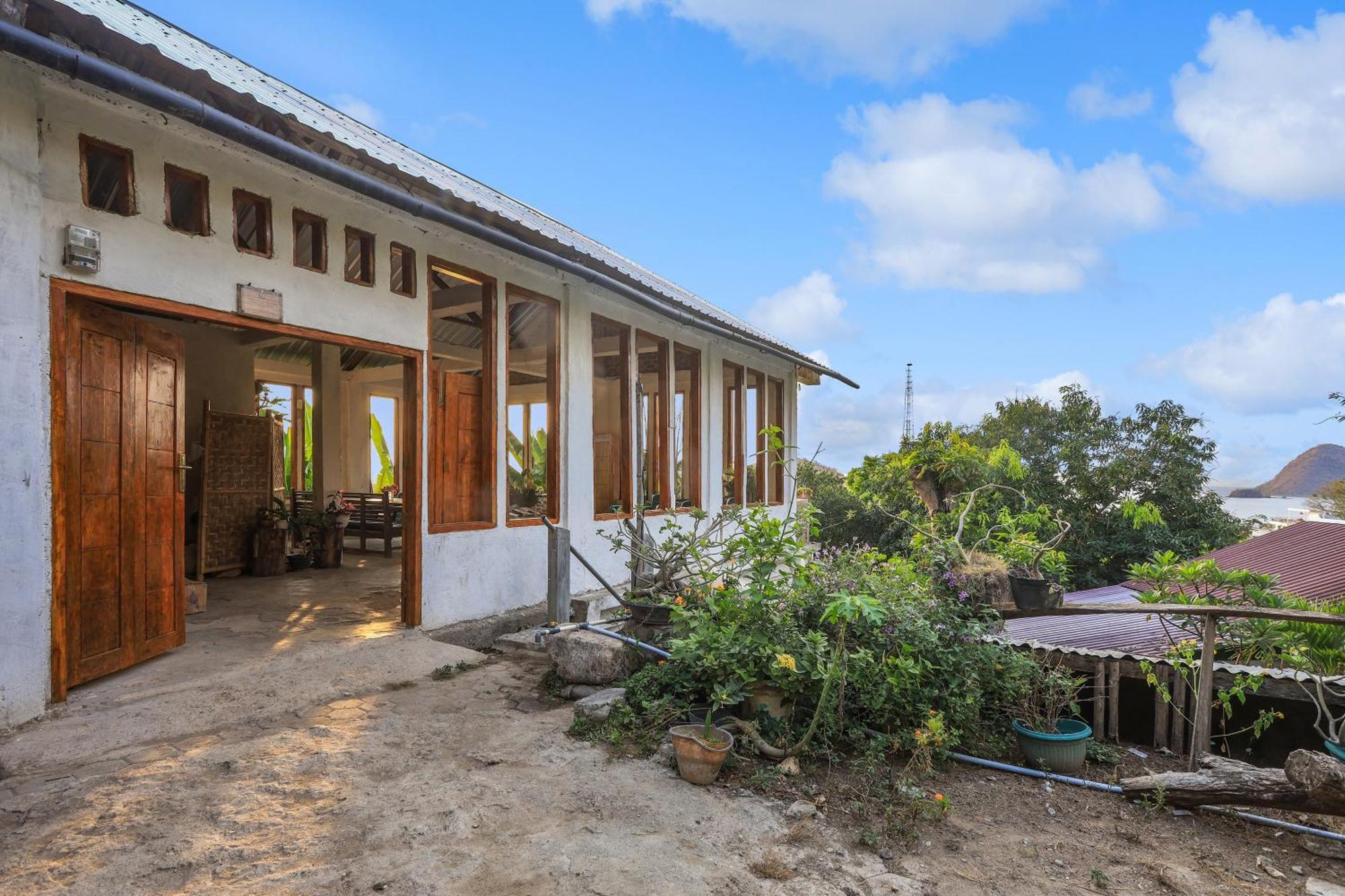 Palulu Garden Homestay Labuan Bajo Exterior foto